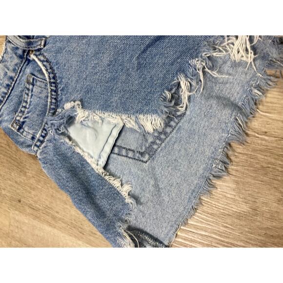 Forever 21 Women's Blue Distressed Denim Cutoff Shorts Size 27 Casual - Picture 4 of 10